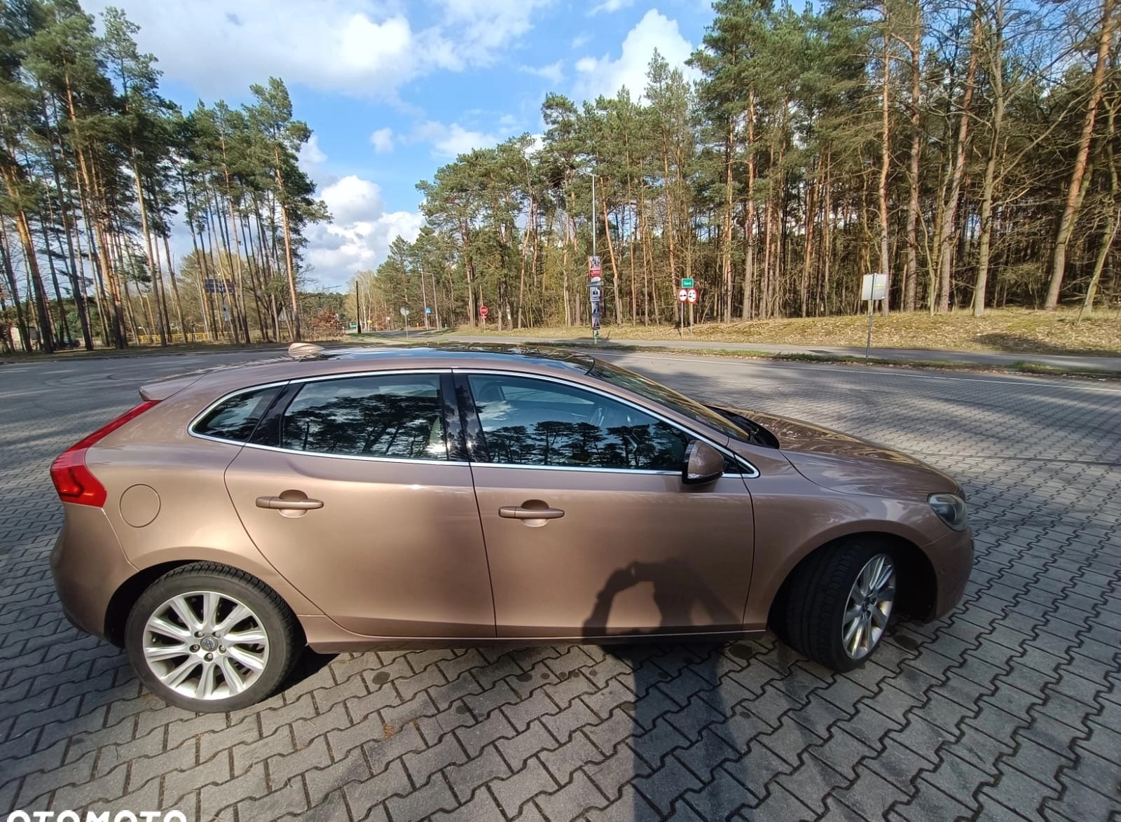 Volvo V40 cena 35900 przebieg: 302000, rok produkcji 2013 z Żerków małe 56